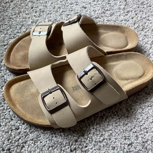 CUSHIONAIRE Women's Lane Cork Footbed Sandals 6.5 - Picture 3 of 7